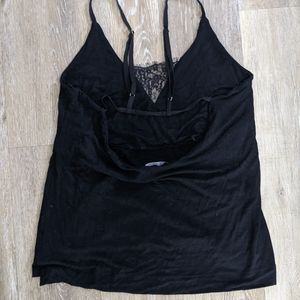 Lulus black lace tank top w/ cute back Medium